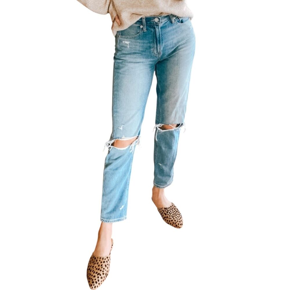 American Eagle Mom Jeans Size 6 Short Light Wash Distressed Denim